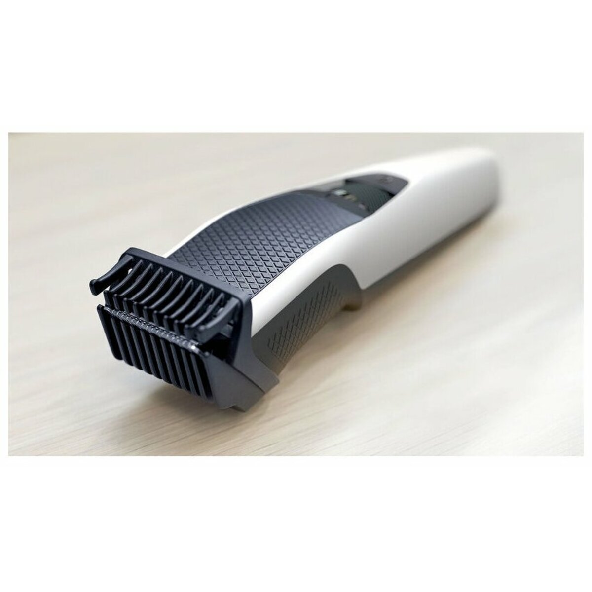 Триммер для волос Philips BT3206 (Цвет: Black / White)