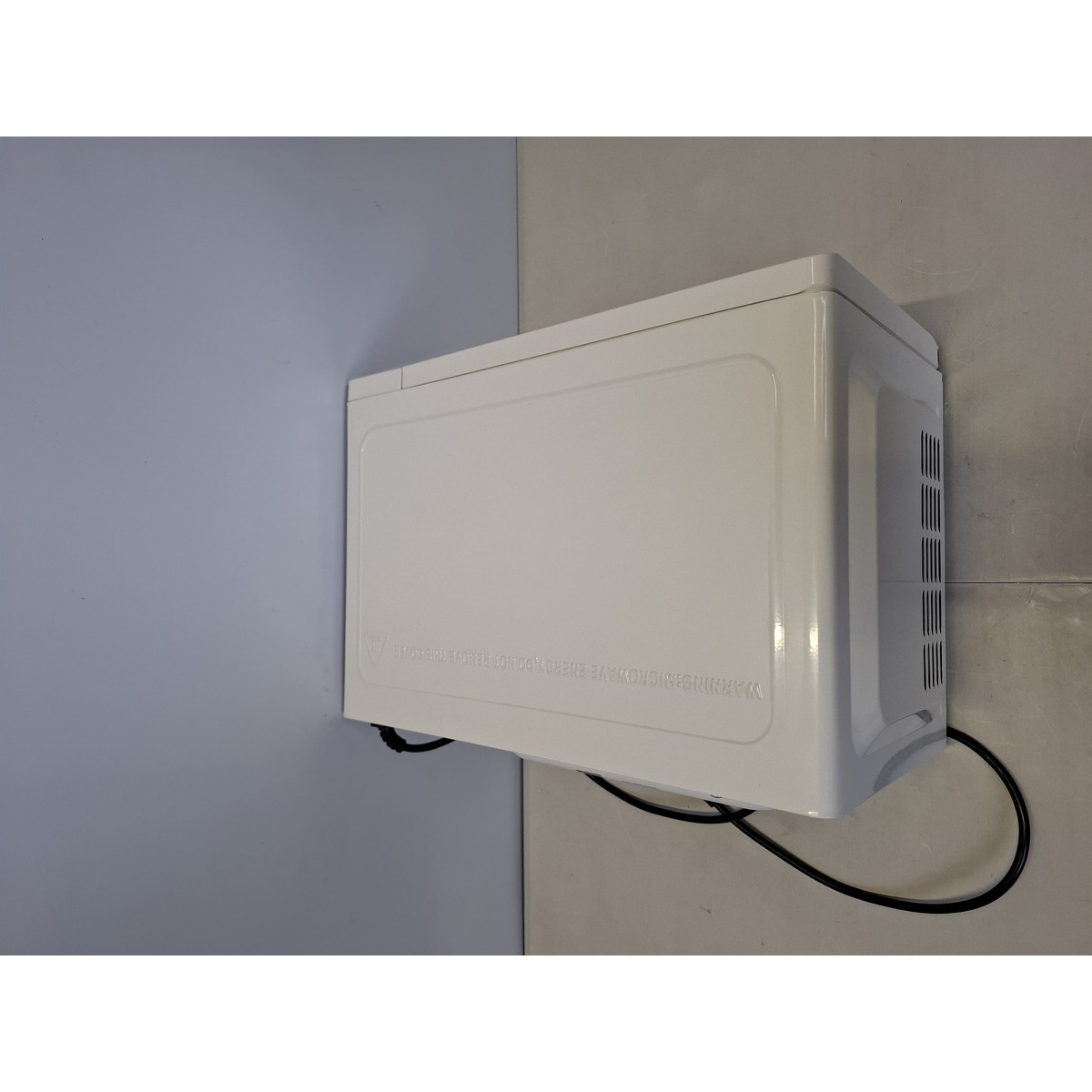 Микроволновая печь Starwind SMW4220, белый