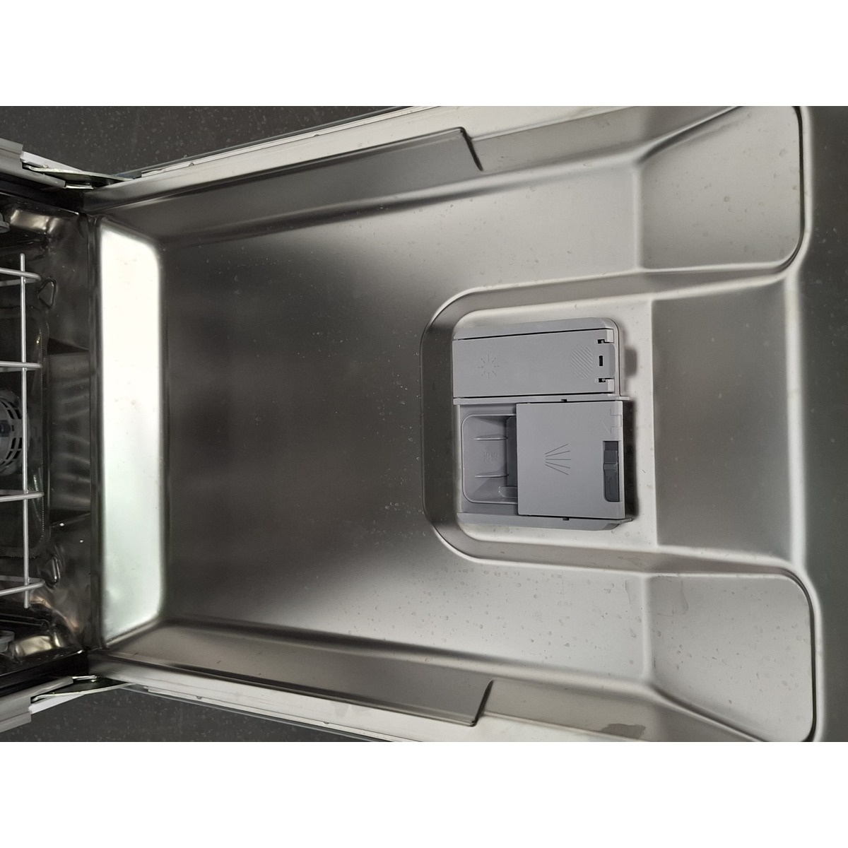 Посудомоечная машина Indesit DIS 1C67 E (Цвет: Inox)