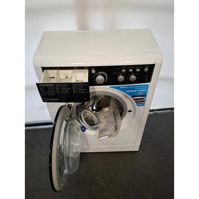 Стиральная машина Indesit EWUD 4105 BK CIS, белый Стиральная машина Indesit EWUD 4105 BK CIS, белый