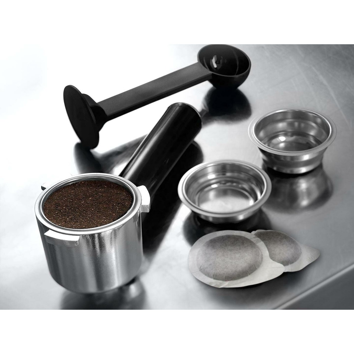 Кофеварка DeLonghi Dedica Style EC 685.W (Цвет: White)