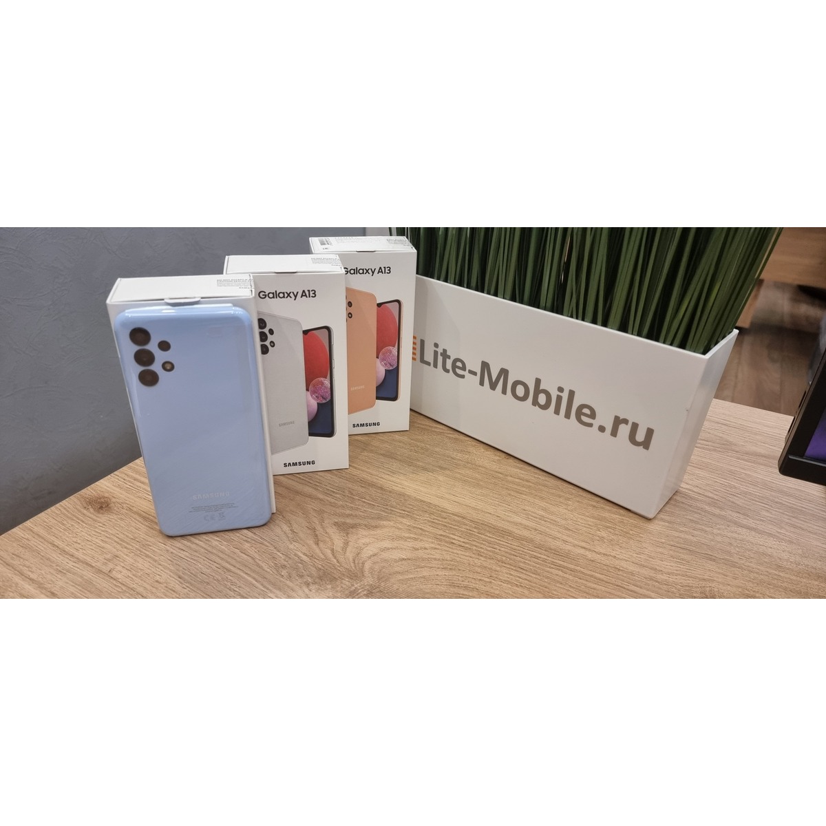 Смартфон Samsung Galaxy A13 SM-A137 4/64Gb (Цвет: White)