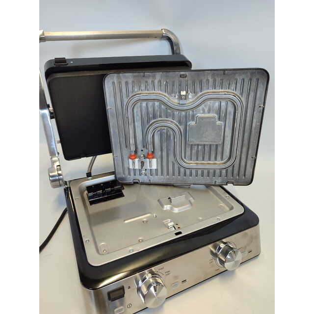 Электрогриль Braun CG7010 (Цвет: Silver / Black) Электрогриль Braun CG7010 (Цвет: Silver / Black)