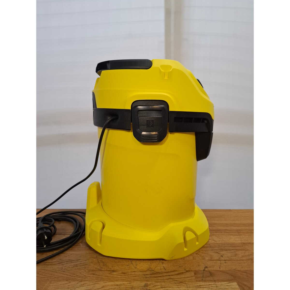Строительный пылесос Karcher WD 3 V-17/4/20 (Цвет: Yellow)