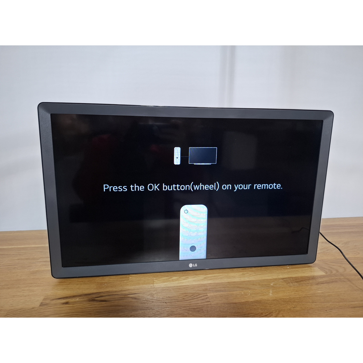 Телевизор LG 24