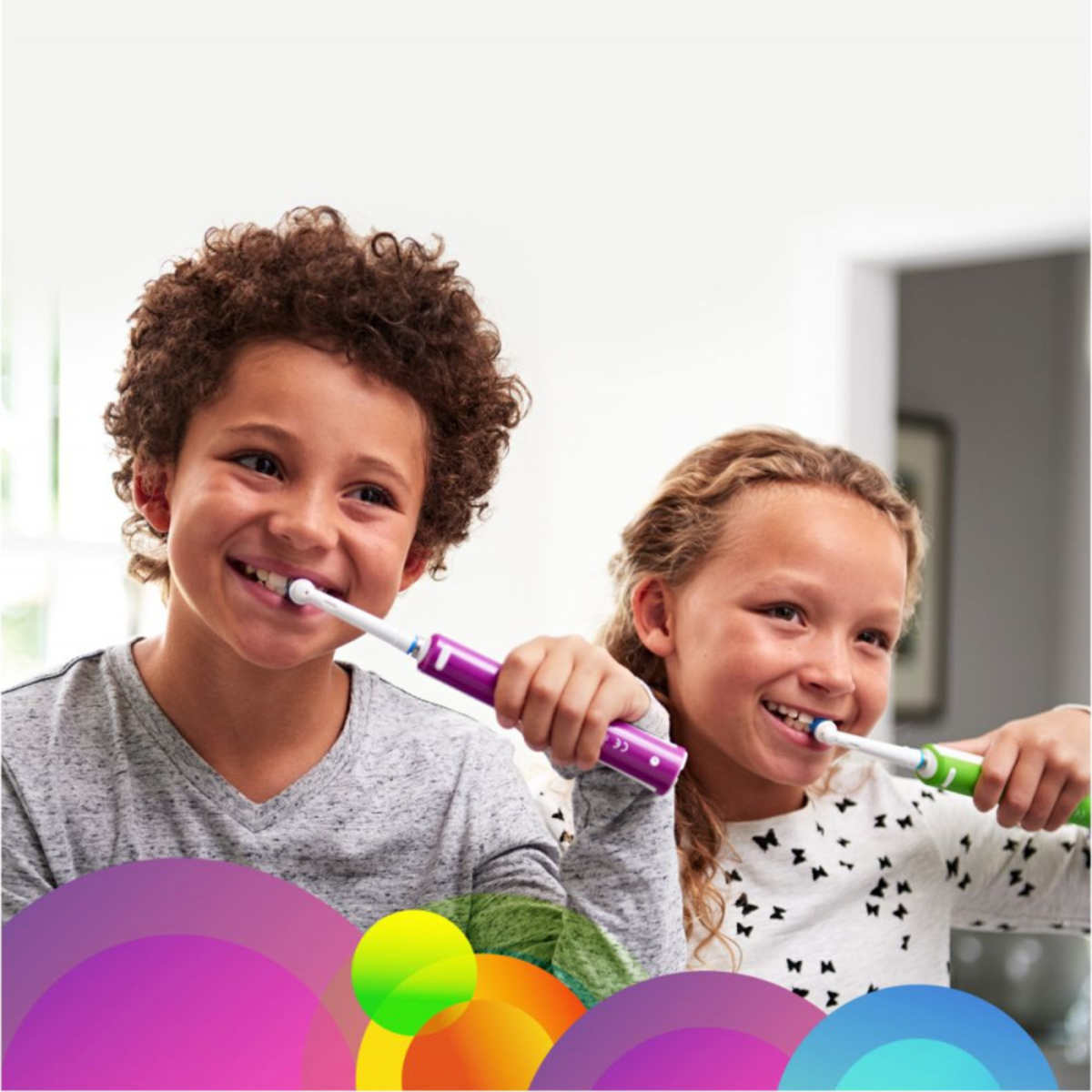 Зубная щетка электрическая Oral-B Junior (Цвет: Green)