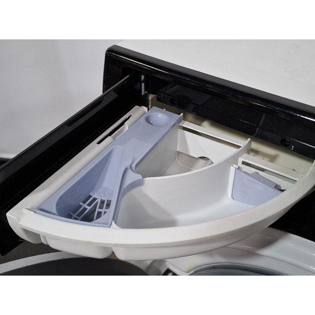 Стиральная машина Hotpoint NSD 7239 ZS VE RU, белый