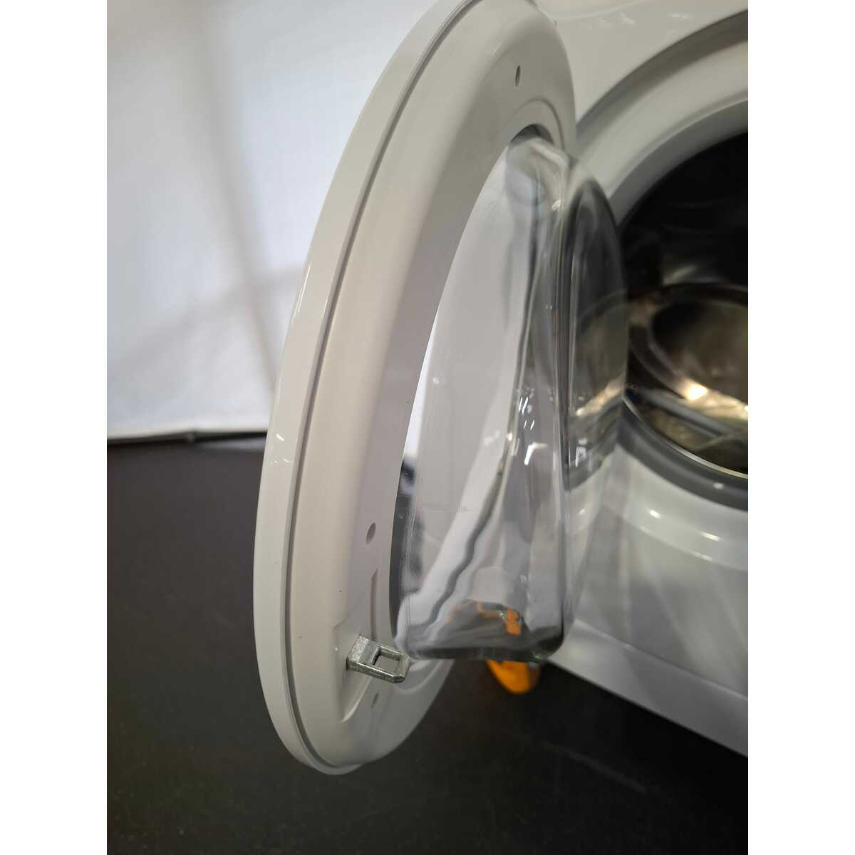 Стиральная машина Indesit IWSC 6105, белый