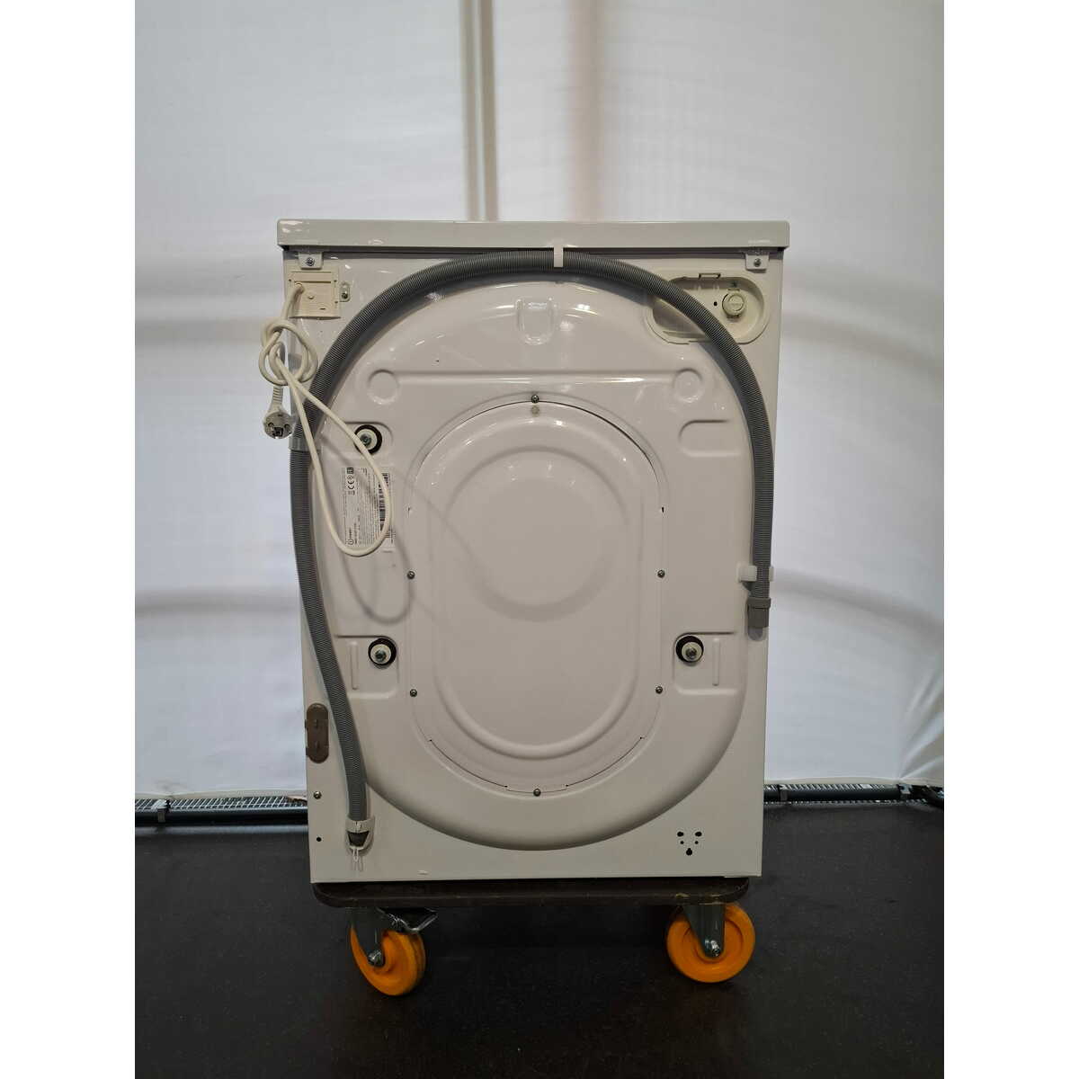 Стиральная машина Indesit IWSC 6105, белый