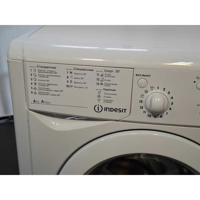Стиральная машина Indesit IWSC 6105, белый Стиральная машина Indesit IWSC 6105, белый