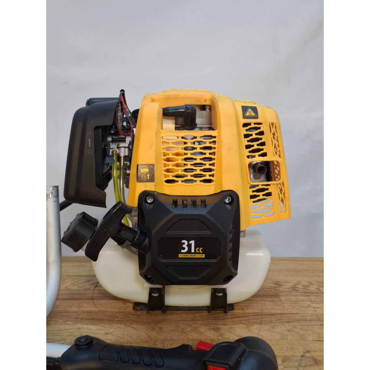 Триммер бензиновый Denzel DTL-31-4T (2-коробки) (Цвет: Yellow)