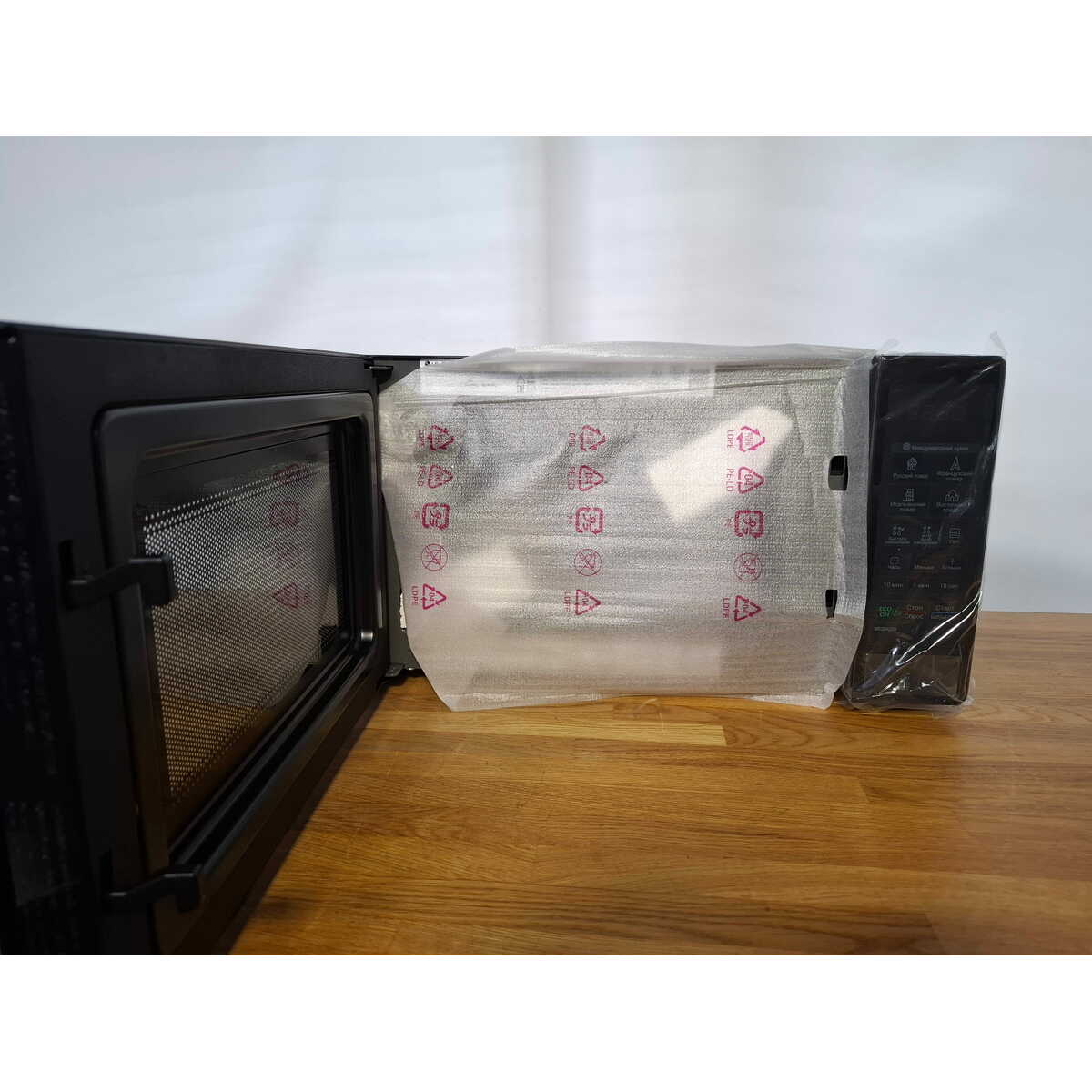 Микроволновая печь LG MS2042DB, черный