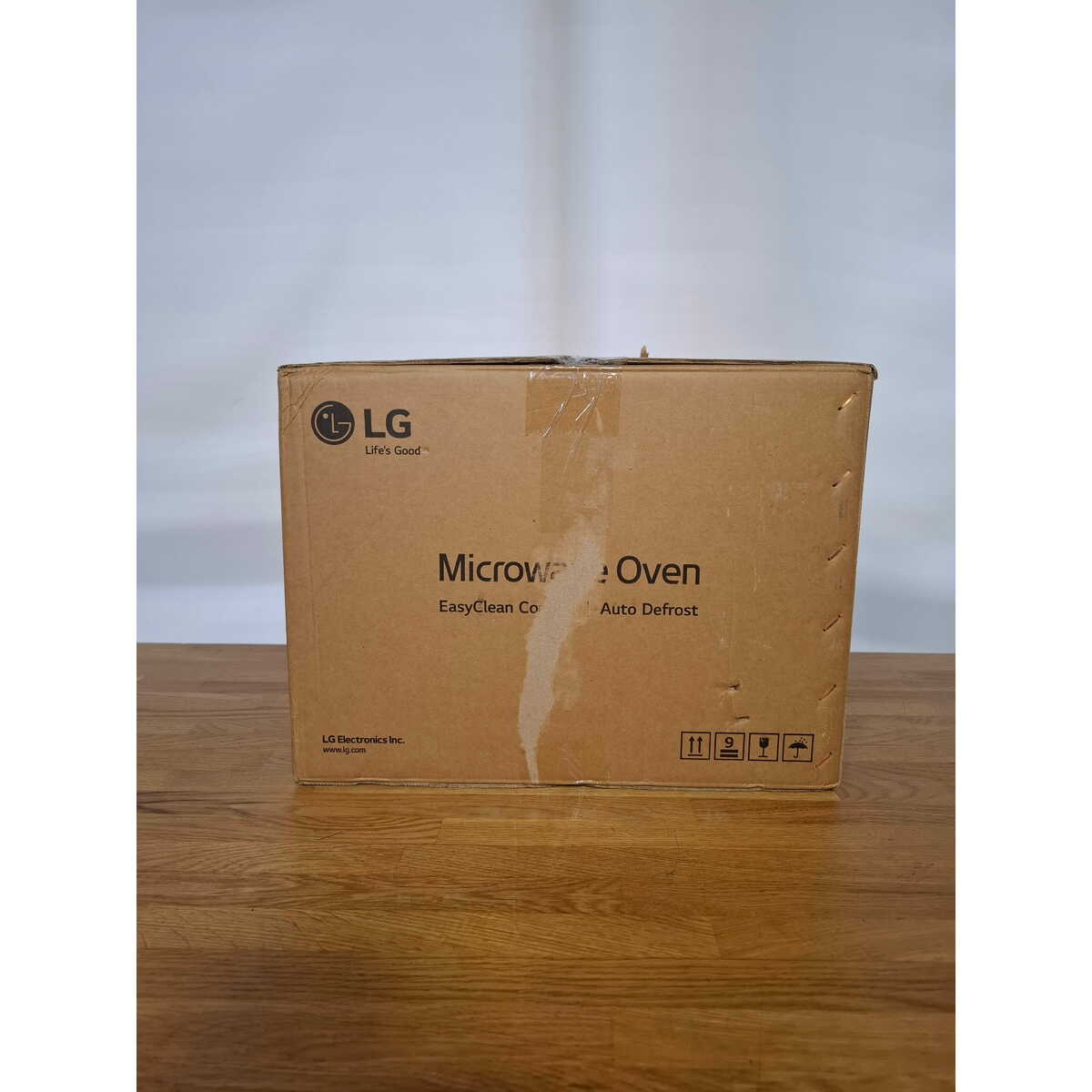 Микроволновая печь LG MS2042DB, черный