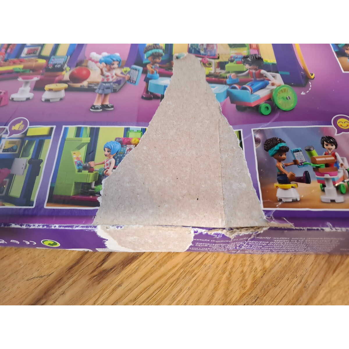 Конструктор LEGO Friends Roller Disco Arcade 41708