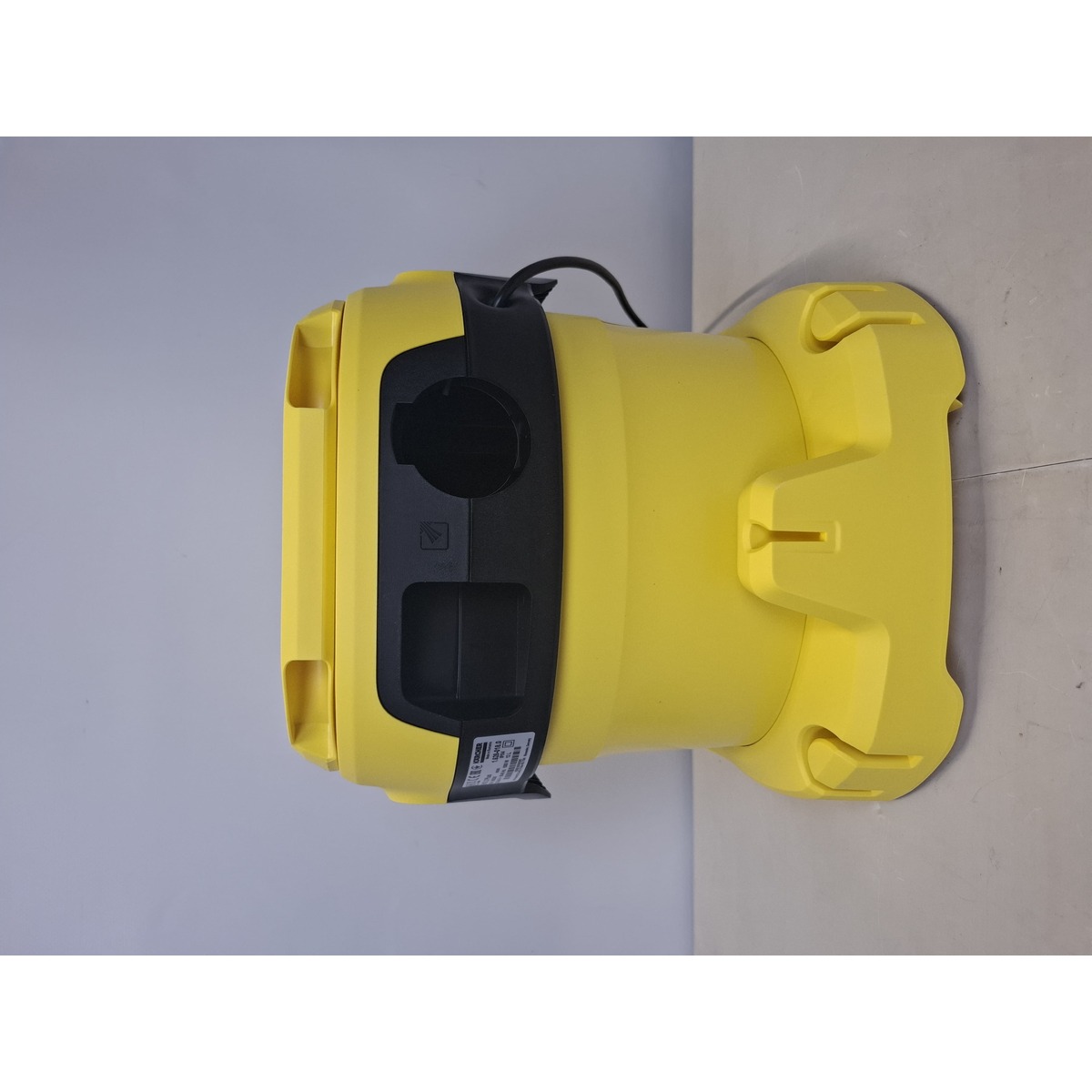 Строительный пылесос Karcher WD 2 Plus V-12/4/18 (Цвет: Yellow)
