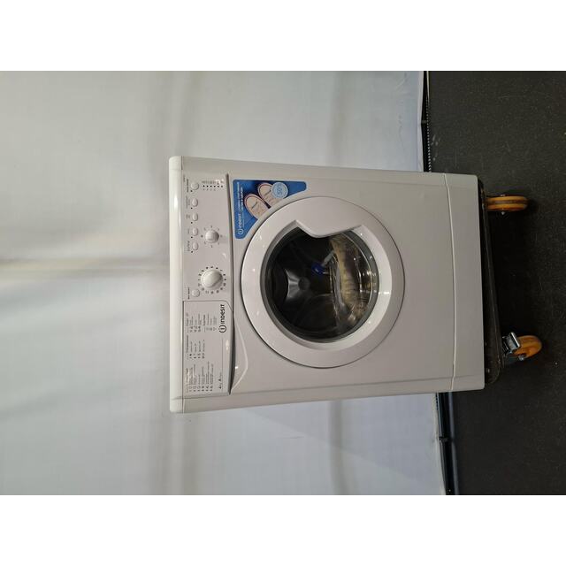 Стиральная машина Indesit IWUB 4105, белый