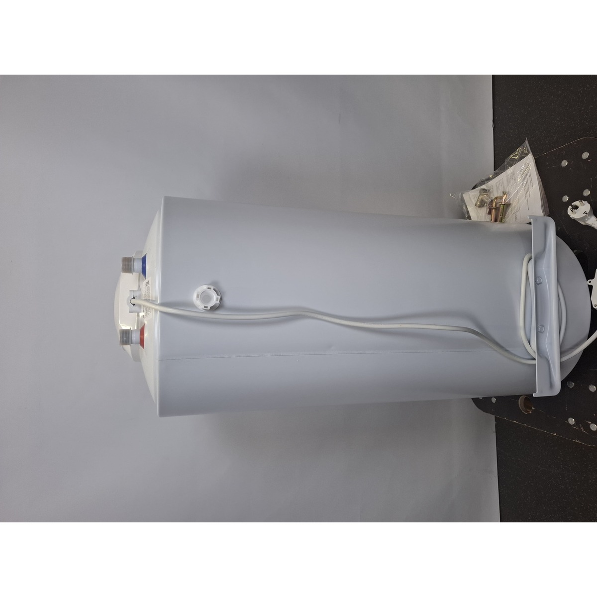 Водонагреватель Thermex TitaniumHeat 60 V Slim, белый
