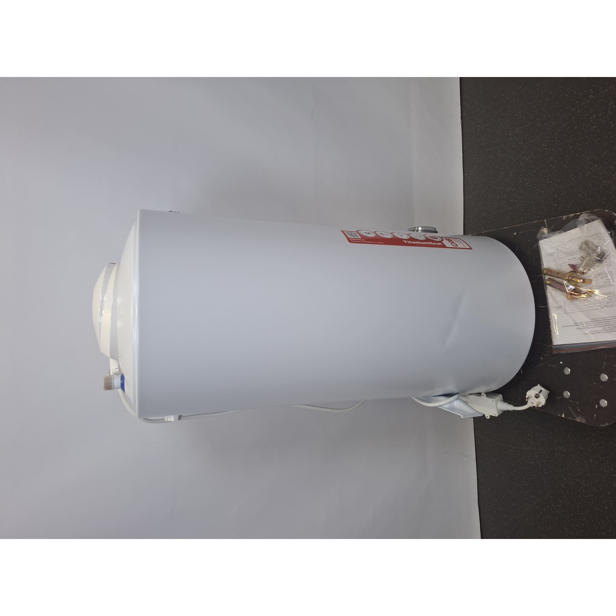 Водонагреватель Thermex TitaniumHeat 60 V Slim, белый