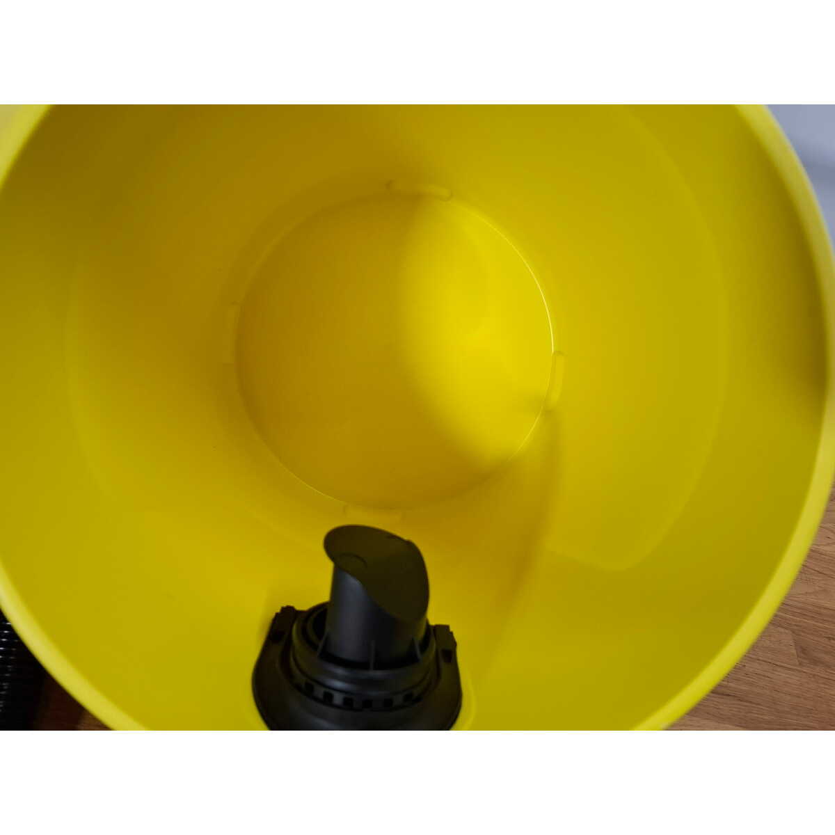 Строительный пылесос Karcher WD 3 V-17 / 4 / 20 (Цвет: Yellow)