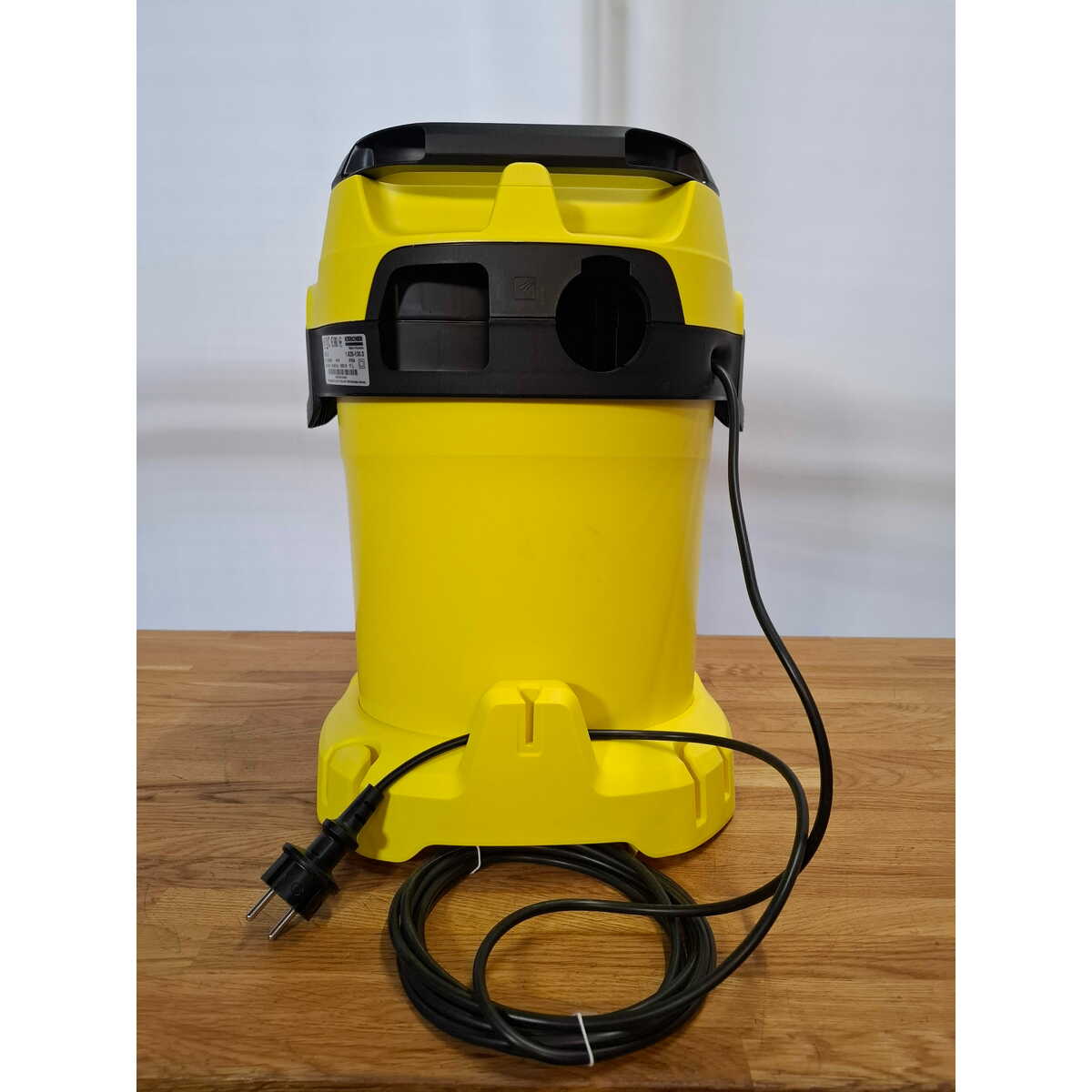 Строительный пылесос Karcher WD 3 V-17 / 4 / 20 (Цвет: Yellow)