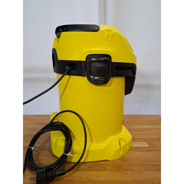 Строительный пылесос Karcher WD 3 V-17 / 4 / 20 (Цвет: Yellow) Строительный пылесос Karcher WD 3 V-17 / 4 / 20 (Цвет: Yellow)
