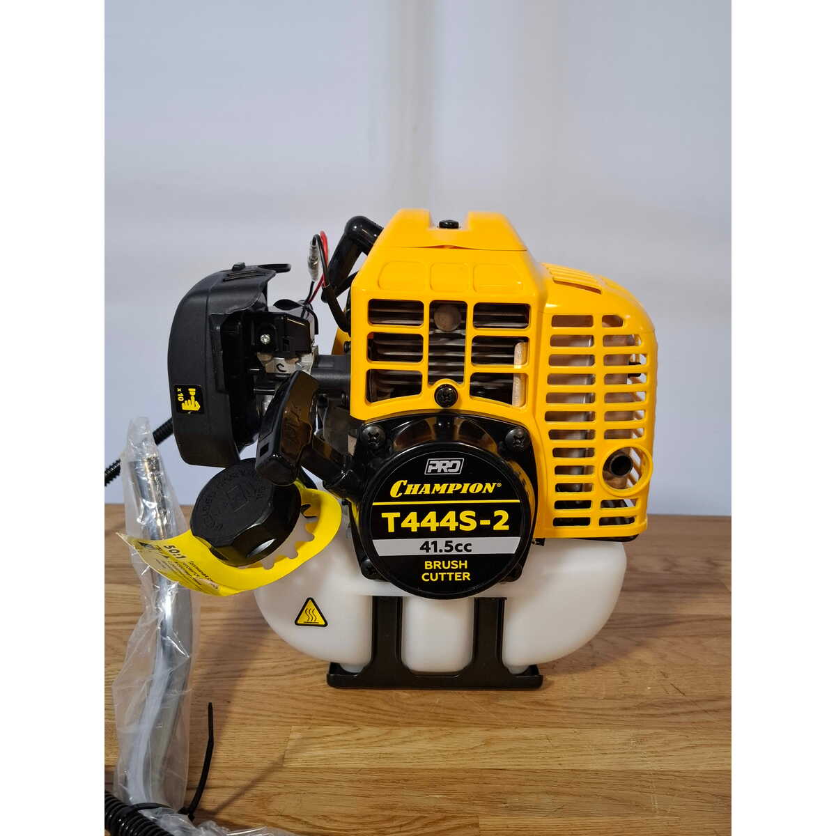 Триммер бензиновый Champion T444S-2 (2-коробки) (Цвет: Yellow / Black)
