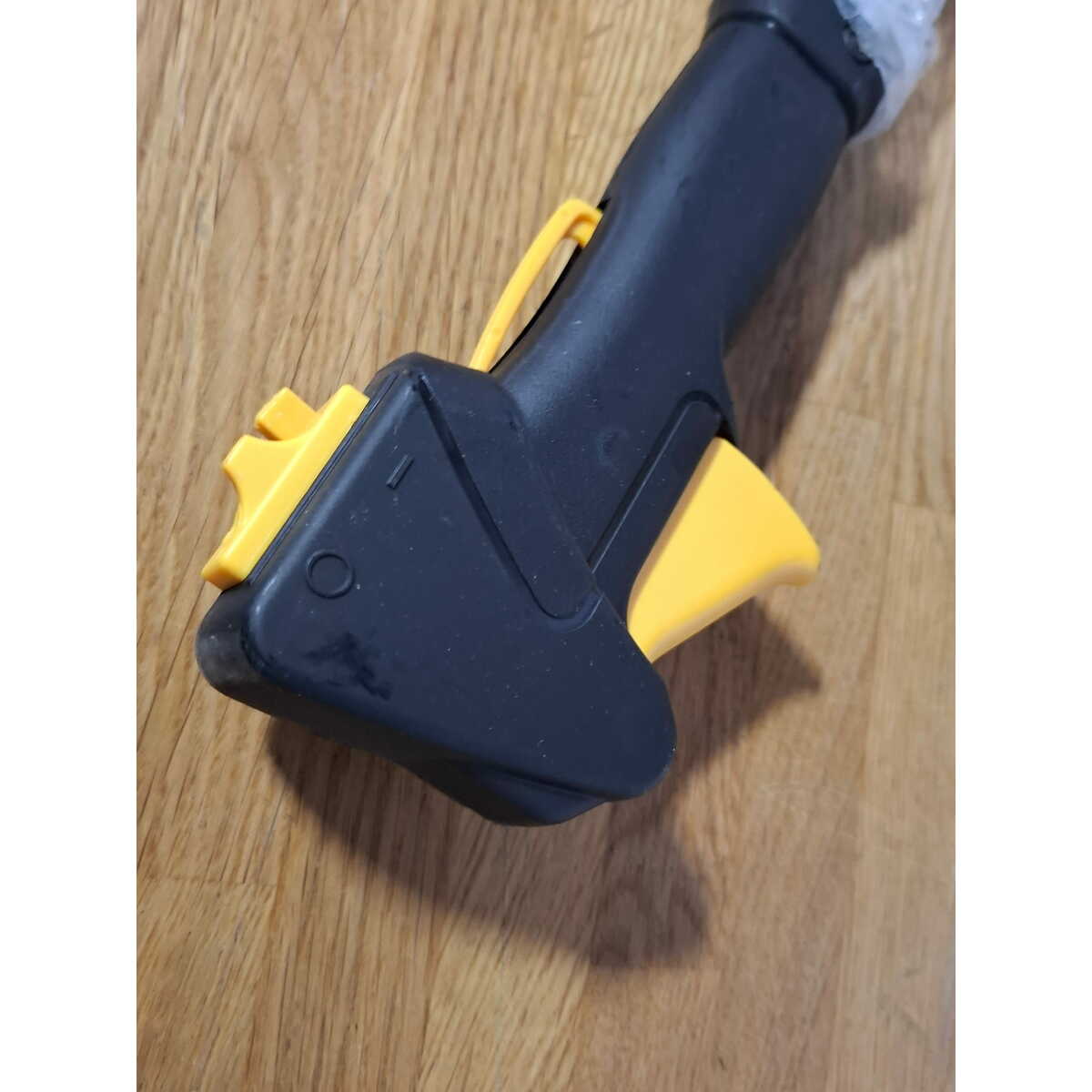 Триммер бензиновый Champion T444S-2 (2-коробки) (Цвет: Yellow / Black)