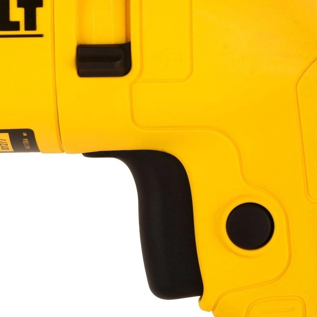 Перфоратор DeWalt D25033K-QS (Цвет: Yellow) Перфоратор DeWalt D25033K-QS (Цвет: Yellow)