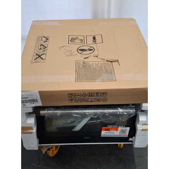 Духовой шкаф Beko BBCM13300X, черный
