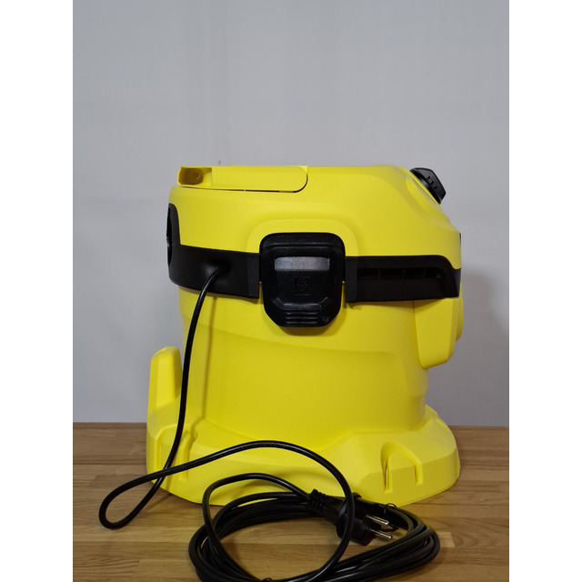 Строительный пылесос Karcher WD 2 Plus V-12 / 4 / 18 (Цвет: Yellow) Строительный пылесос Karcher WD 2 Plus V-12 / 4 / 18 (Цвет: Yellow)