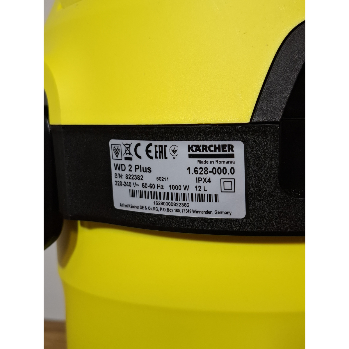 Строительный пылесос Karcher WD 2 Plus V-12 / 4 / 18 (Цвет: Yellow)