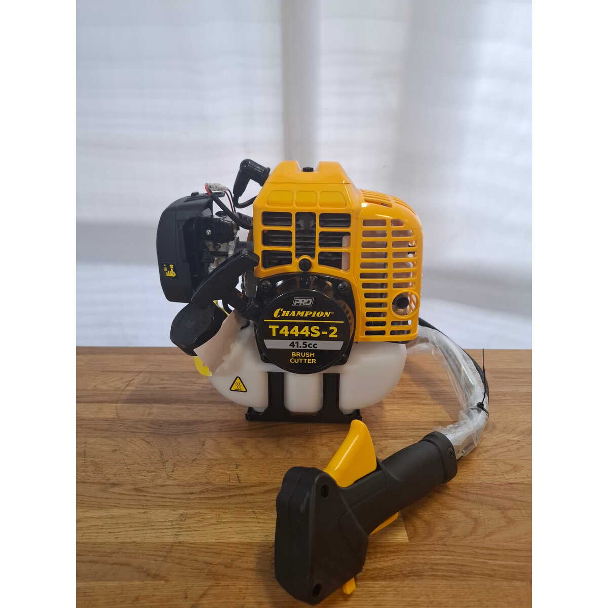 Триммер бензиновый Champion T444S-2 (2-коробки) (Цвет: Yellow/Black)