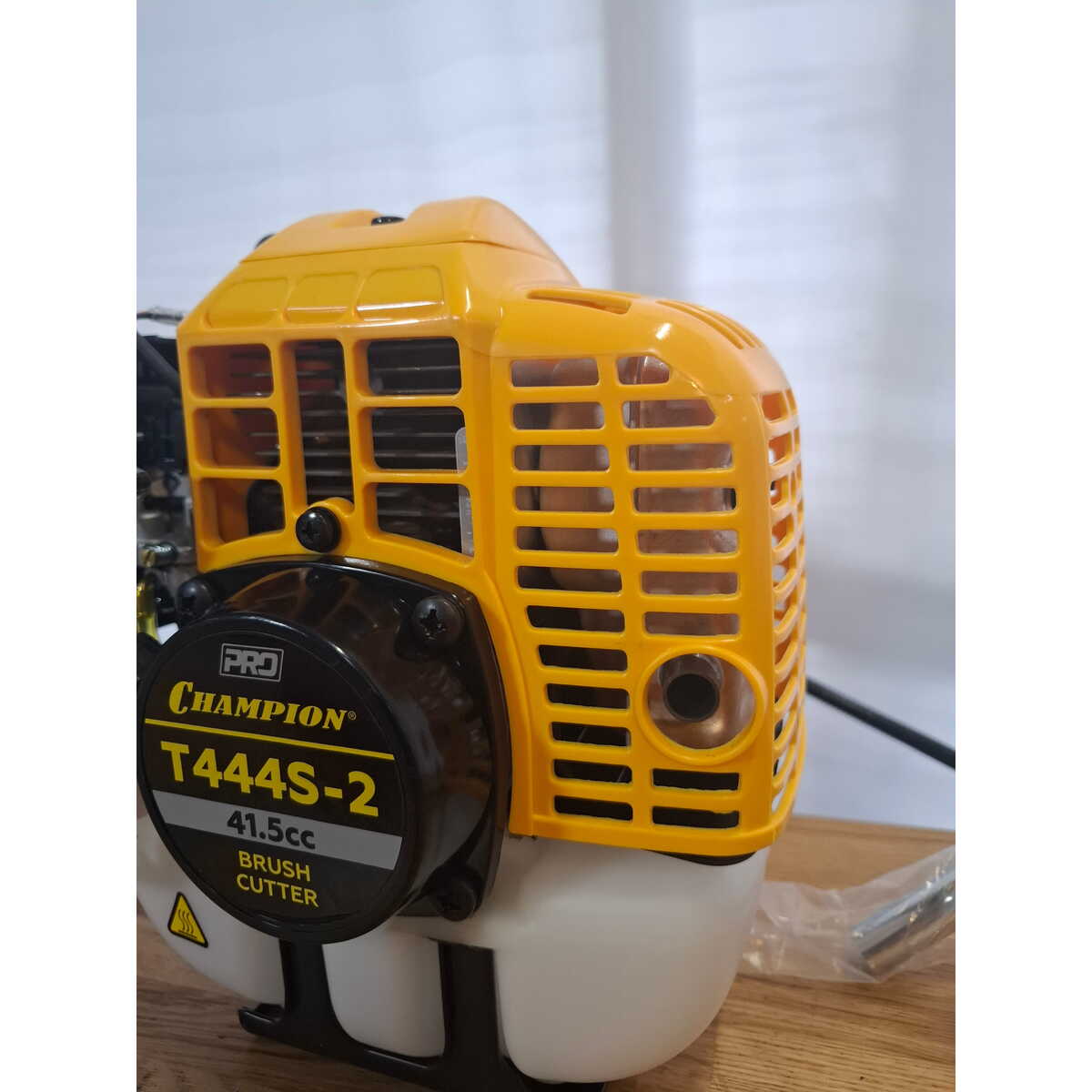 Триммер бензиновый Champion T444S-2 (2-коробки) (Цвет: Yellow/Black)