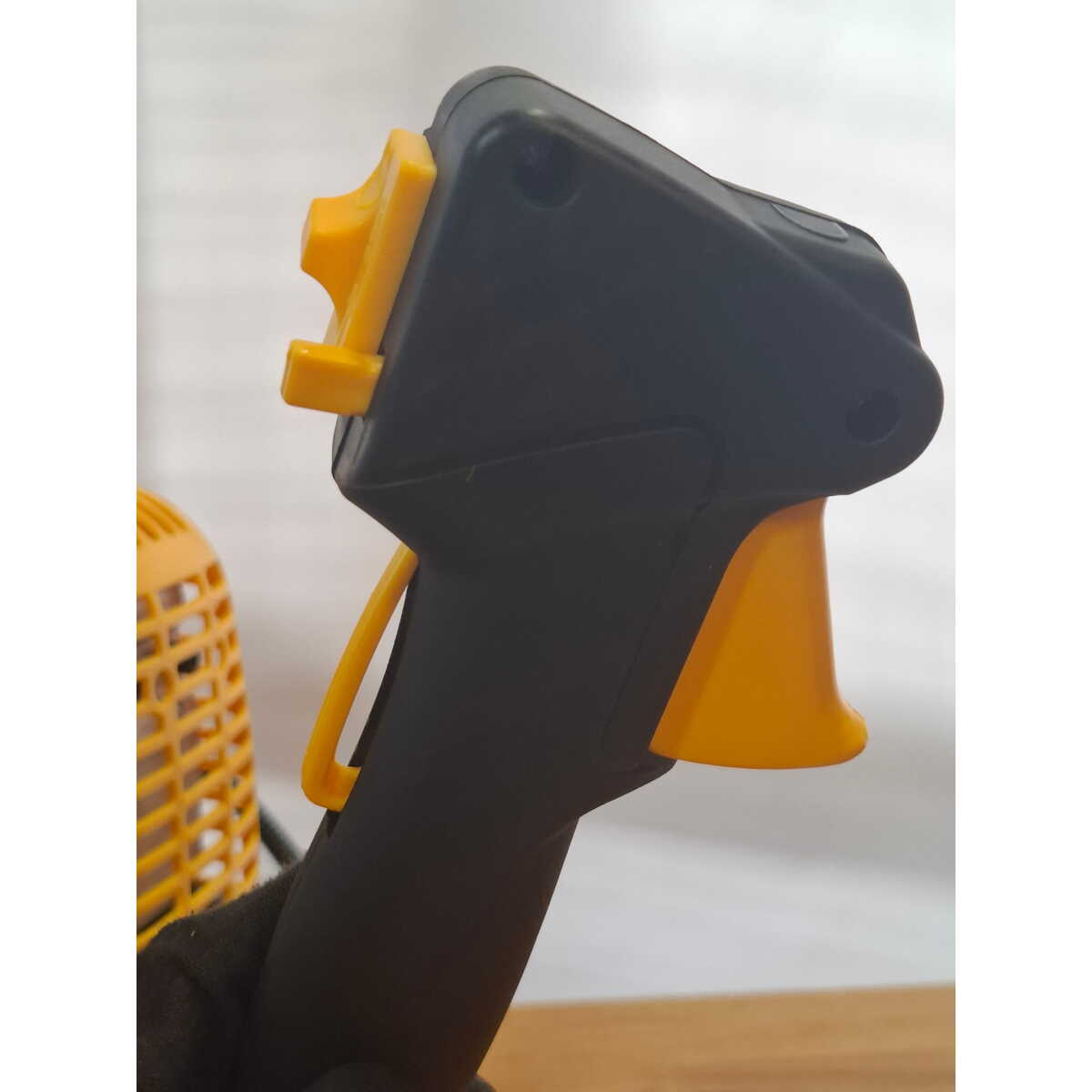 Триммер бензиновый Champion T444S-2 (2-коробки) (Цвет: Yellow/Black)