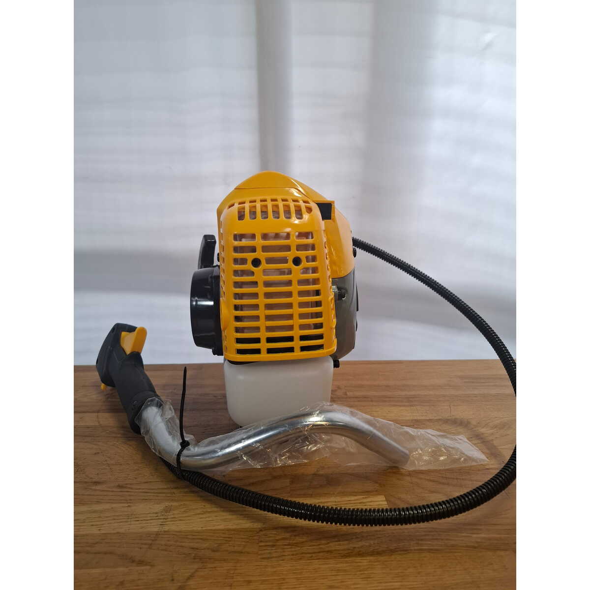Триммер бензиновый Champion T444S-2 (2-коробки) (Цвет: Yellow/Black)