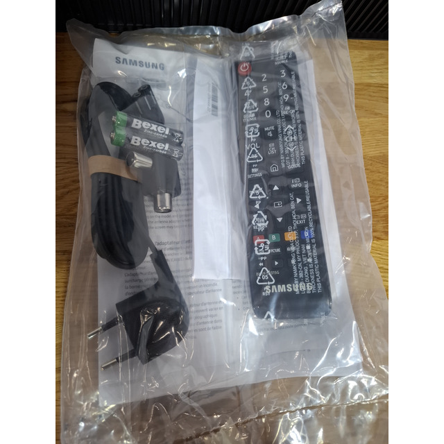 Телевизор Samsung 32" UE32H5000FUXRU, черный