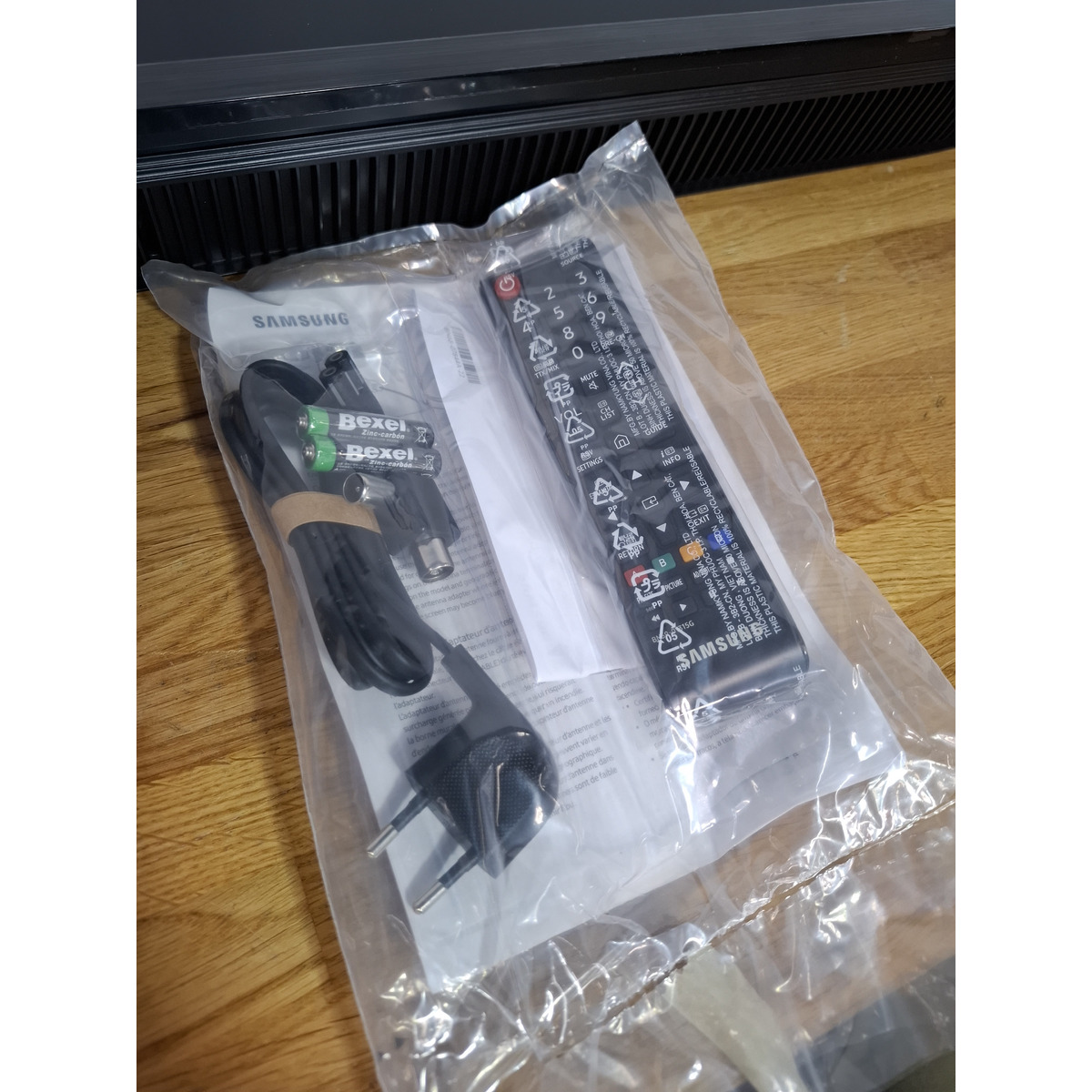 Телевизор Samsung 32" UE32H5000FUXRU, черный