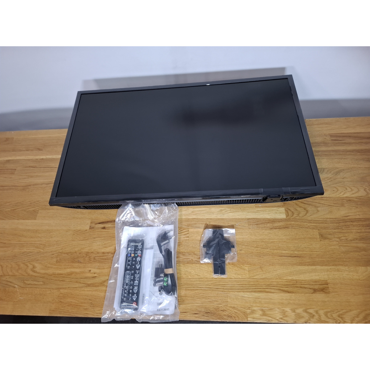 Телевизор Samsung 32" UE32H5000FUXRU, черный