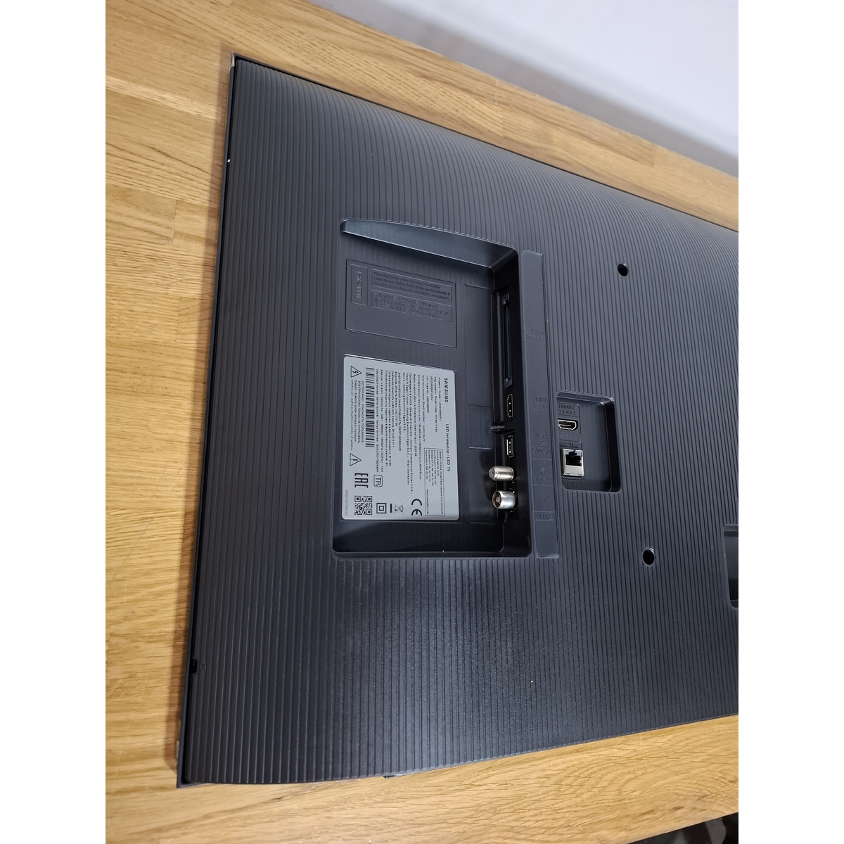 Телевизор Samsung 32" UE32H5000FUXRU, черный