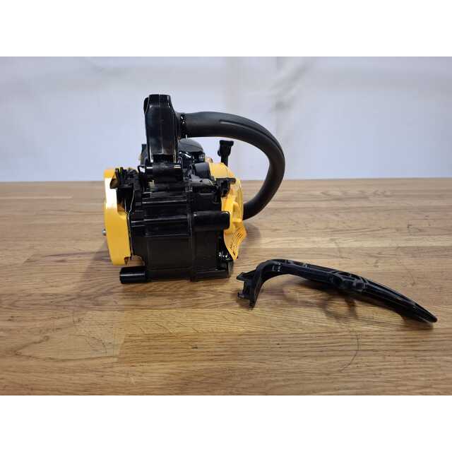 Бензопила Champion 126T-10 (Цвет: Yellow / Black) Бензопила Champion 126T-10 (Цвет: Yellow / Black)