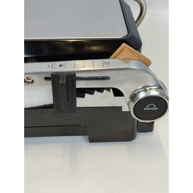 Электрогриль Braun CG7010 (Цвет: Silver / Black)