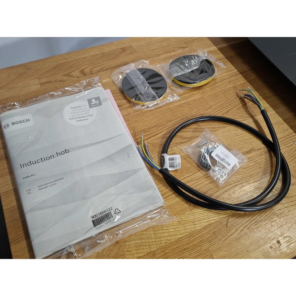 Варочная панель Bosch PXE801DC1E, черный