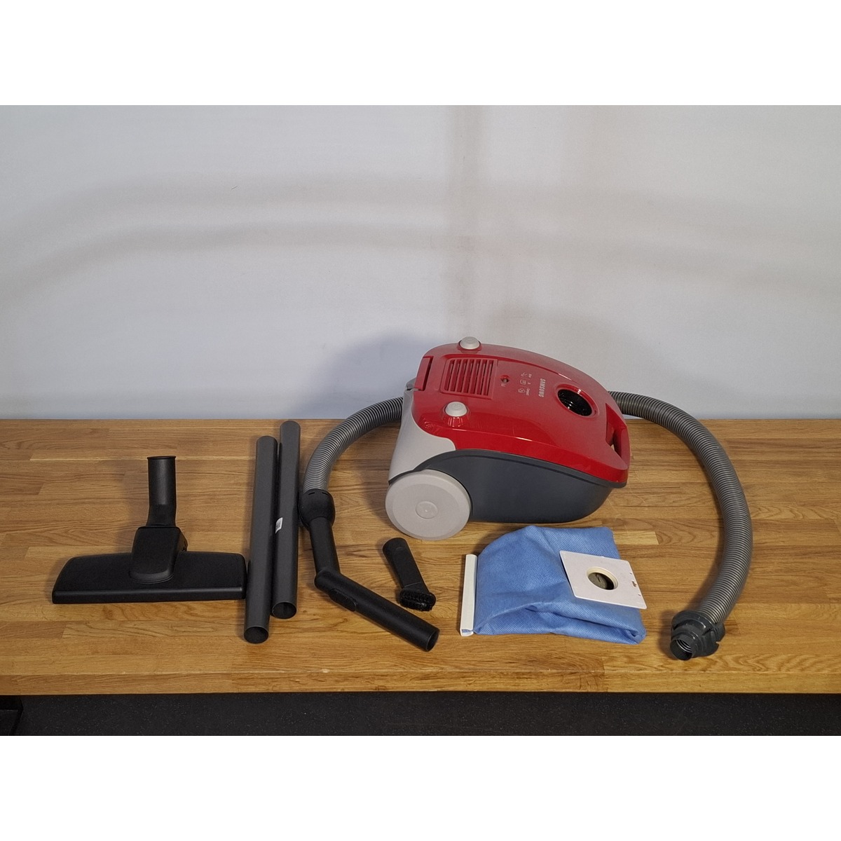 Пылесос Samsung VCC4130S37 / XSG (Цвет: Red)