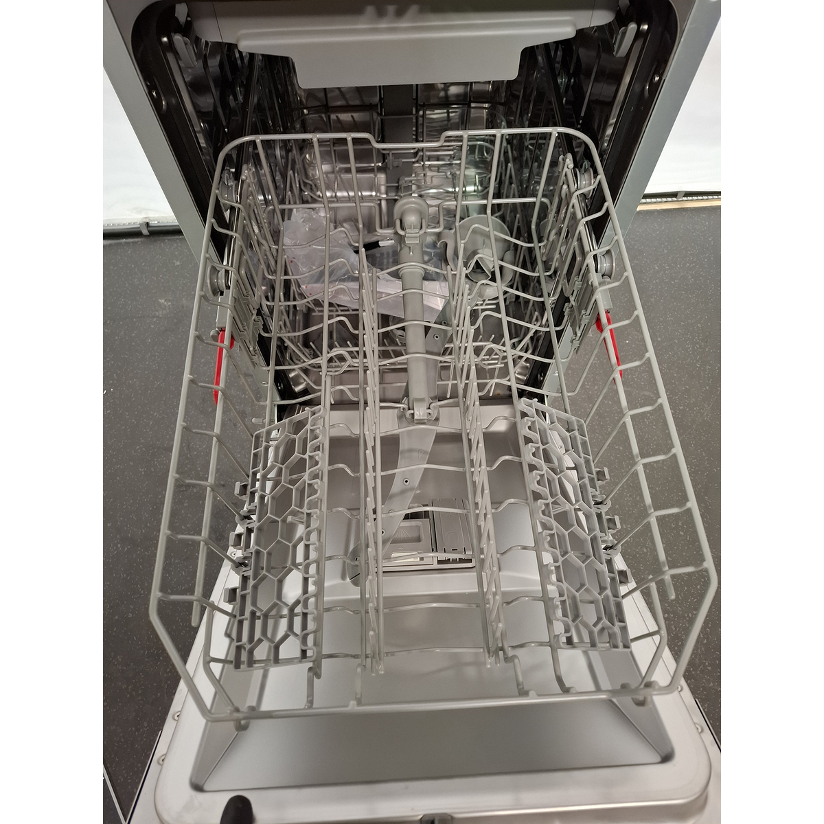 Посудомоечная машина MILLEN MDW 451, белый