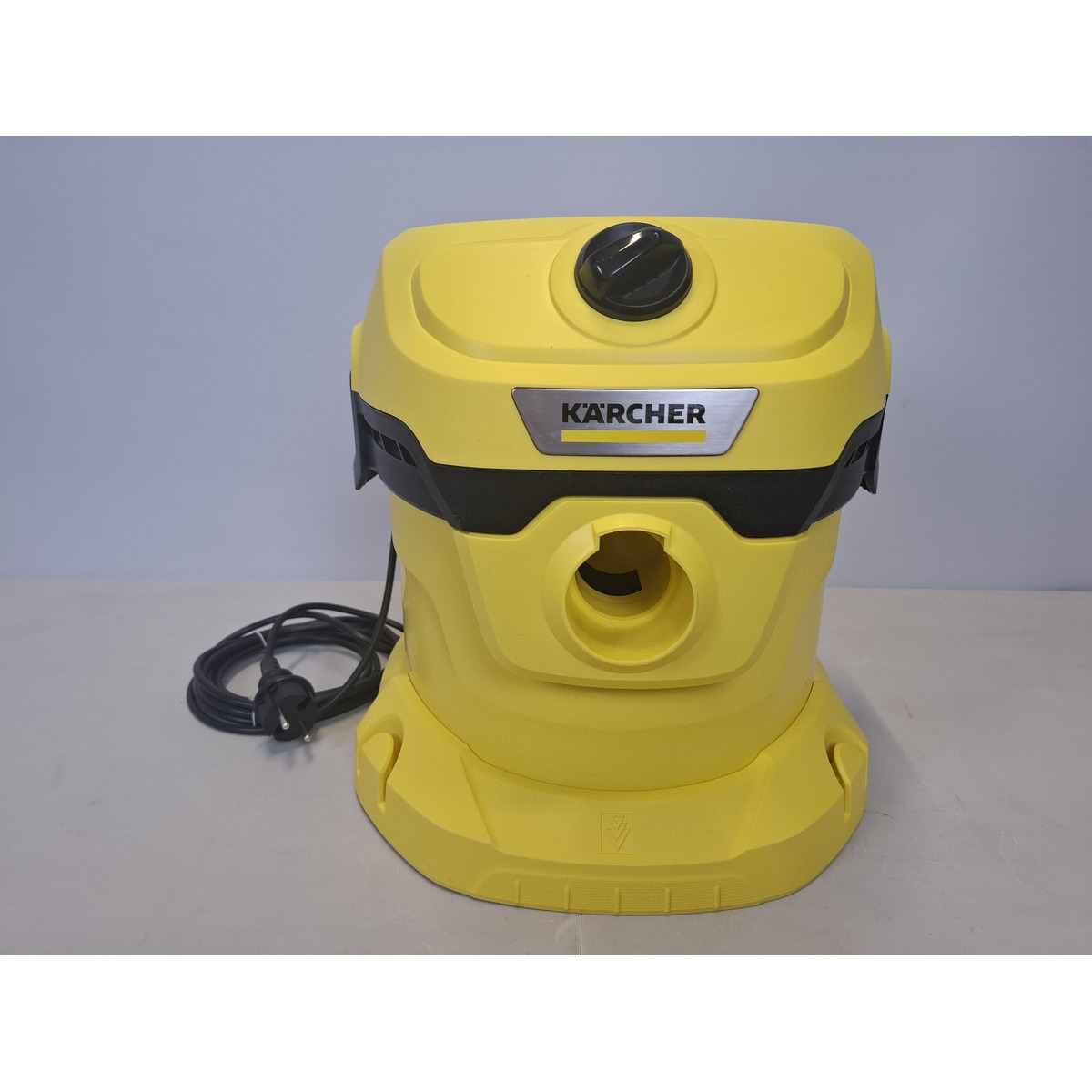 Строительный пылесос Karcher WD 2 Plus V-12/4/18 (Цвет: Yellow)