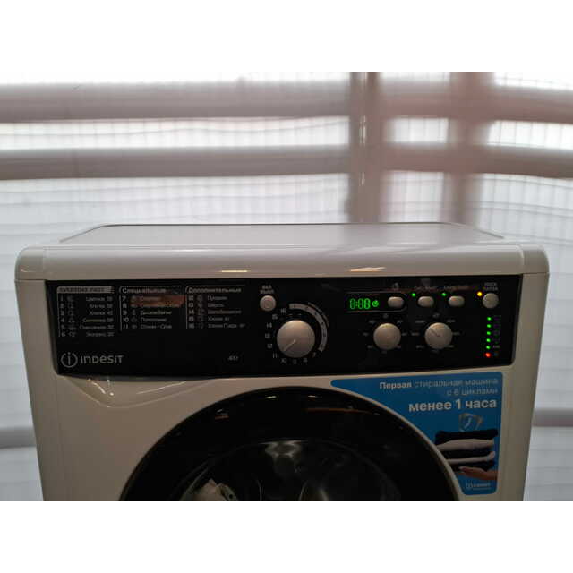 Стиральная машина Indesit EWUD 4105 BK CIS, белый Стиральная машина Indesit EWUD 4105 BK CIS, белый