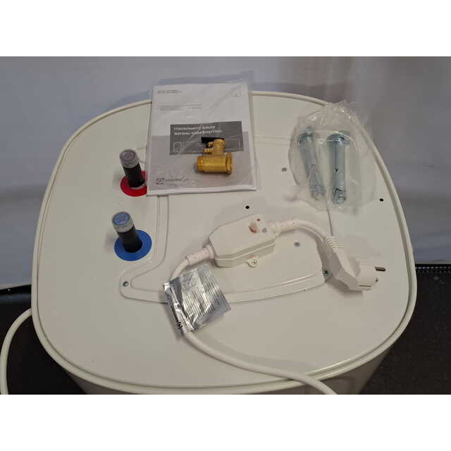 Водонагреватель Electrolux EWH 80 Formax DL, белый Водонагреватель Electrolux EWH 80 Formax DL, белый