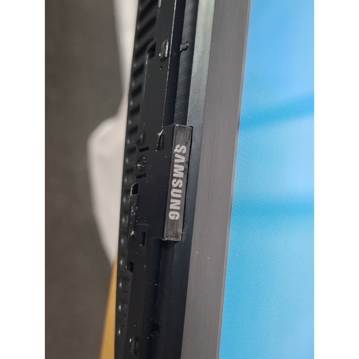 Телевизор Samsung 50" QE50Q7FAAUXRU, черный