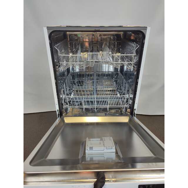 Посудомоечная машина Indesit DI 3C49 B, белый