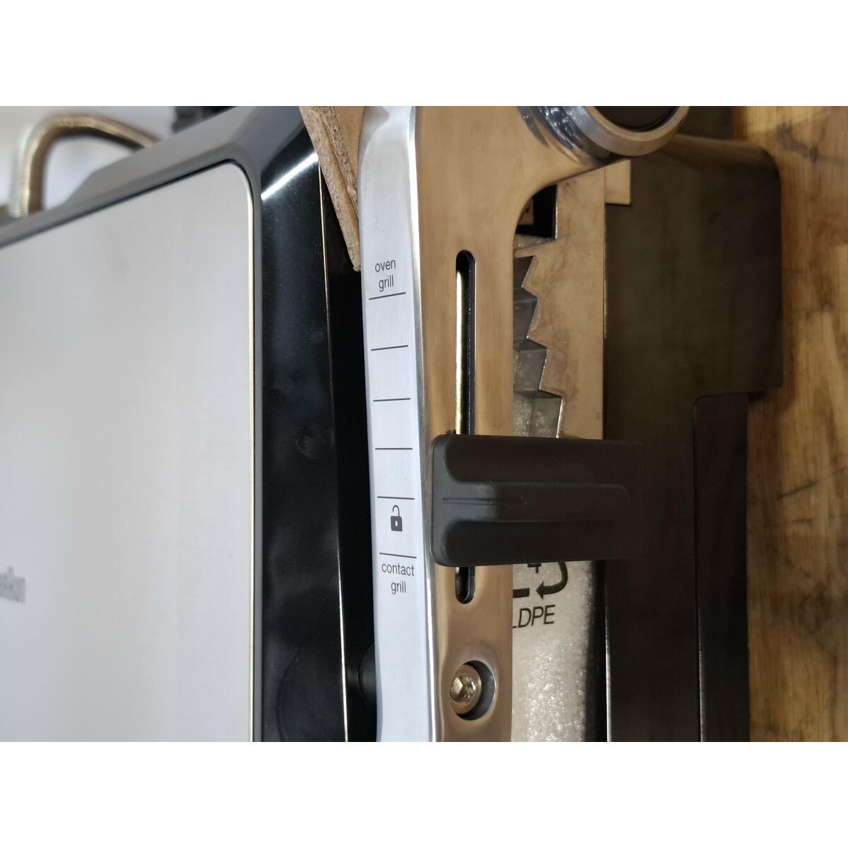 Электрогриль Braun CG7010 (Цвет: Silver/Black)